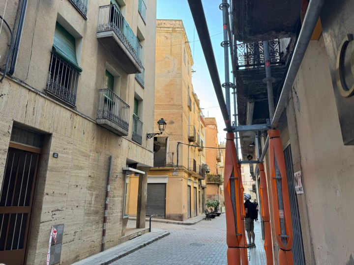 S’enfonsa part de l’interior d’un edifici del carrer de Baix de Falset